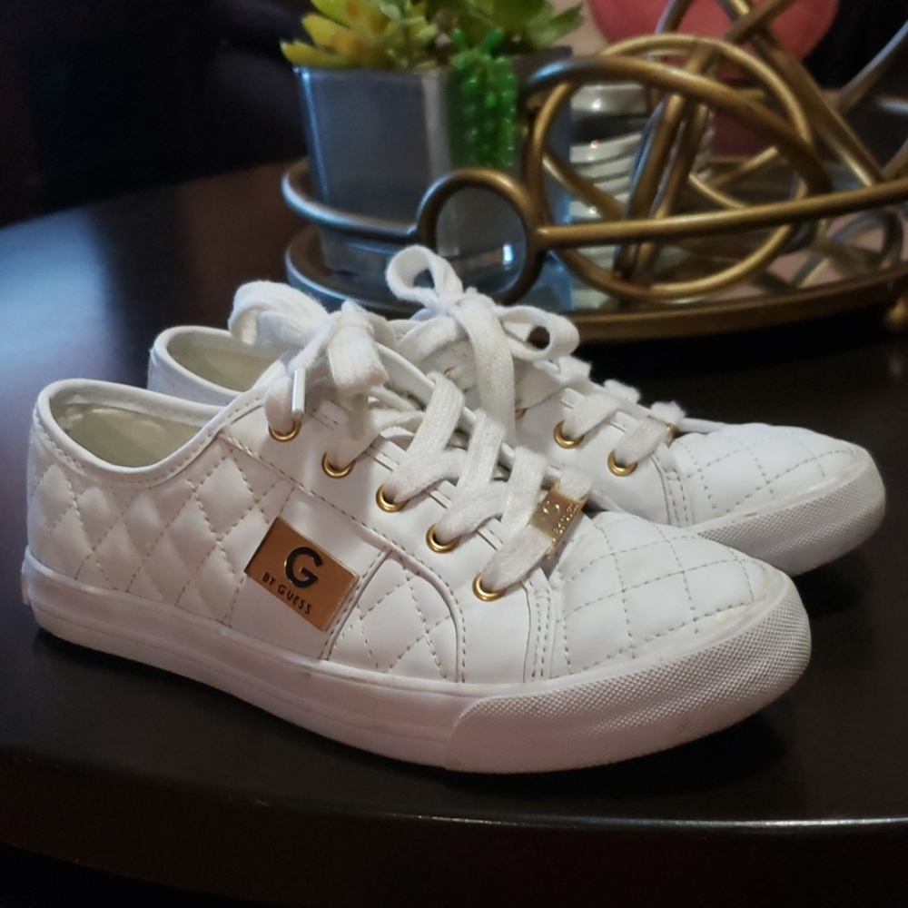 G BY GUESS SNEAKERS
